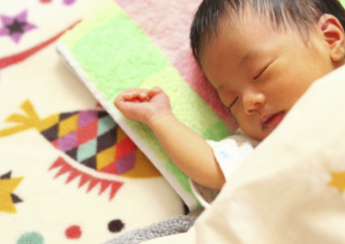 睡眠不足は赤ちゃんの成長に影響する！？